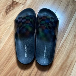 Steve Madden Sealed Slide in Black/Multicolor